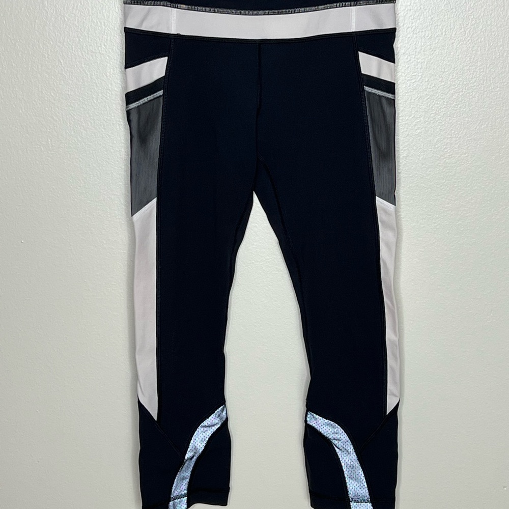 Lululemon Black & White Running Capris Size 4